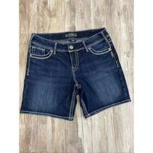 Silver SUKI Mid Rise Jean Shorts Embroidered Women’s Sz W30